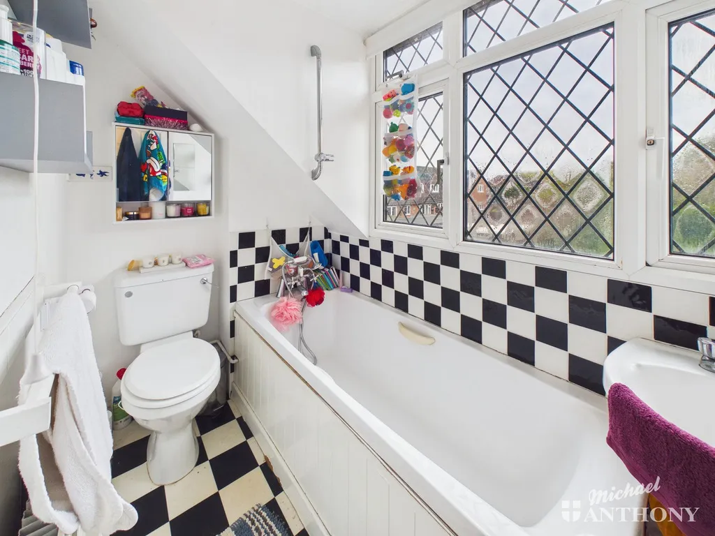 Wendover Road, Stoke Mandeville, Aylesbury, HP22 5TD, photo 8