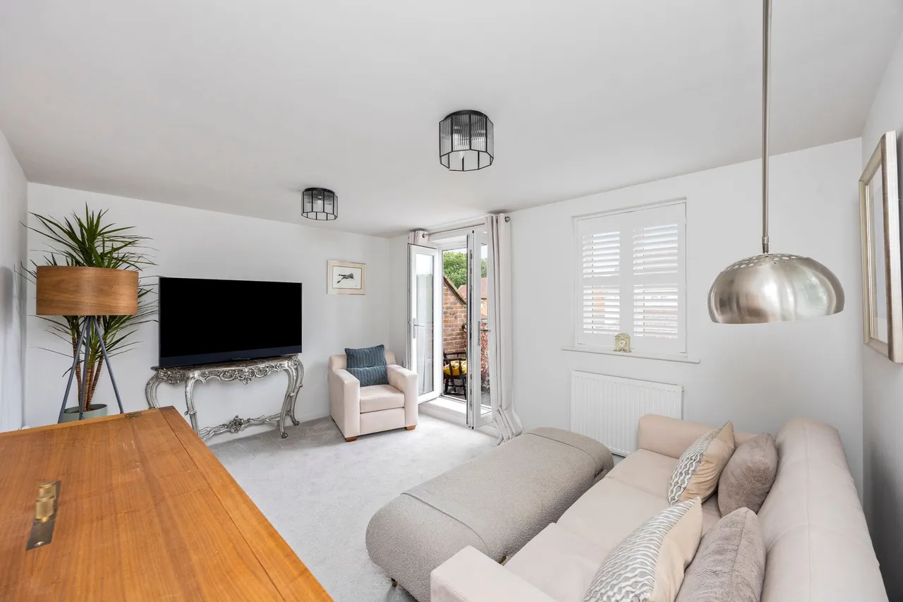 Wells Croft, Broadbridge Heath, RH12, photo 12