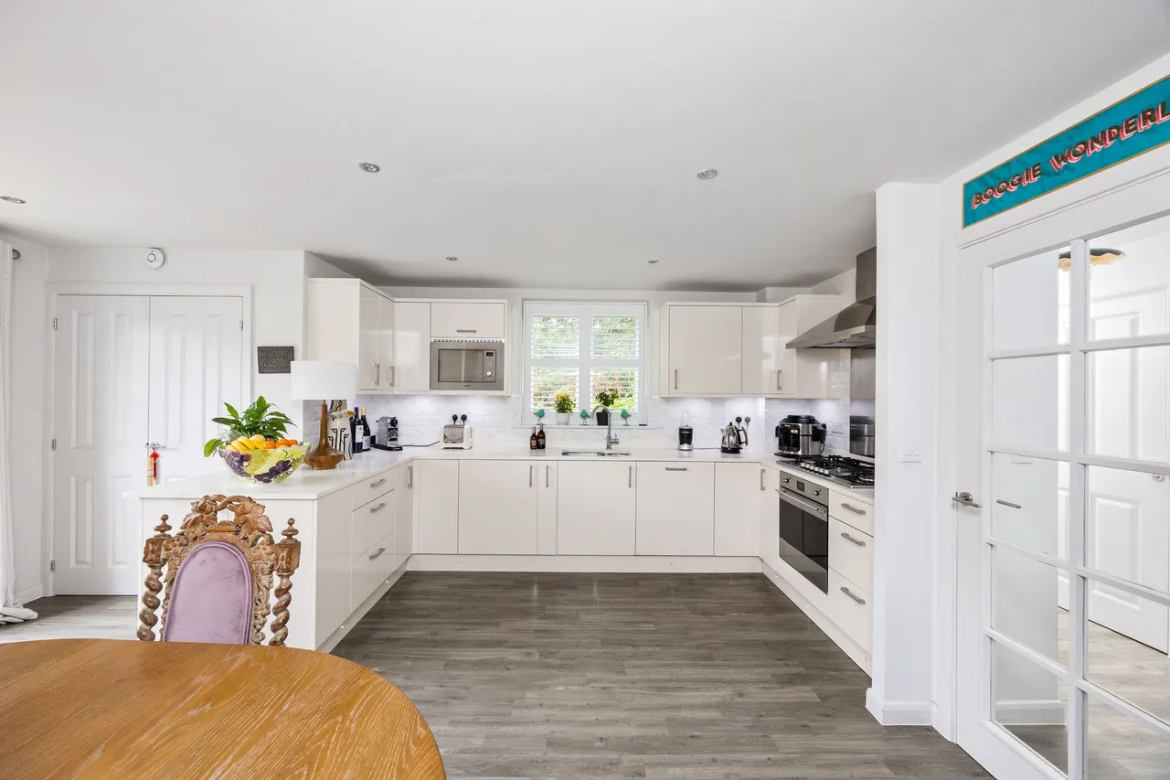Wells Croft, Broadbridge Heath, RH12, photo 11