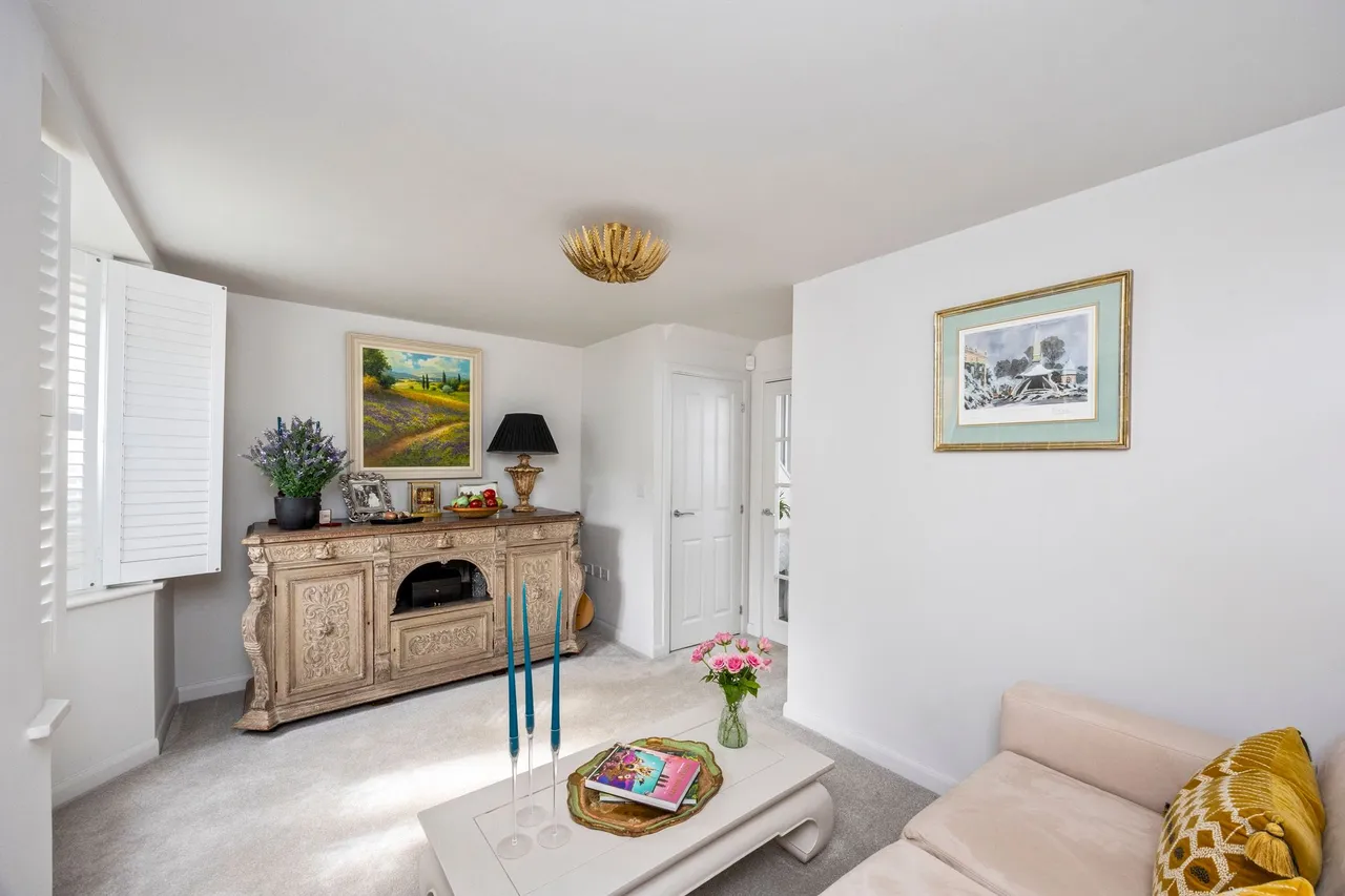 Wells Croft, Broadbridge Heath, RH12, photo 7