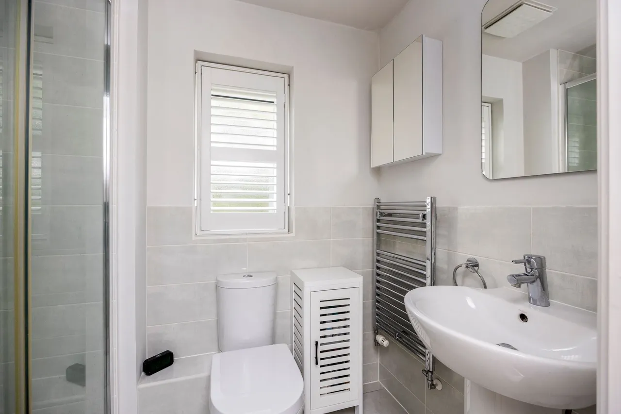Wells Croft, Broadbridge Heath, RH12, photo 23