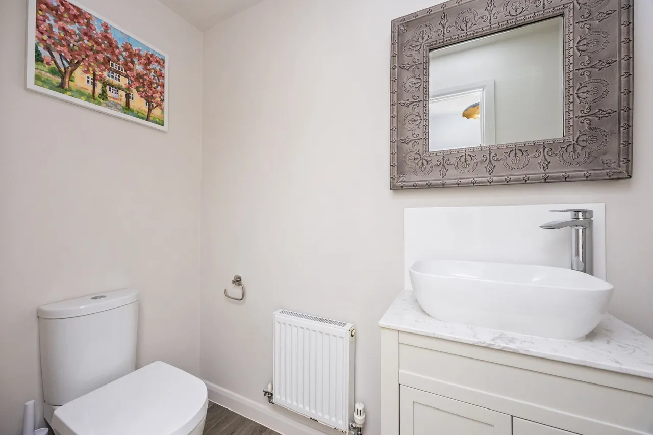 Wells Croft, Broadbridge Heath, RH12, photo 6