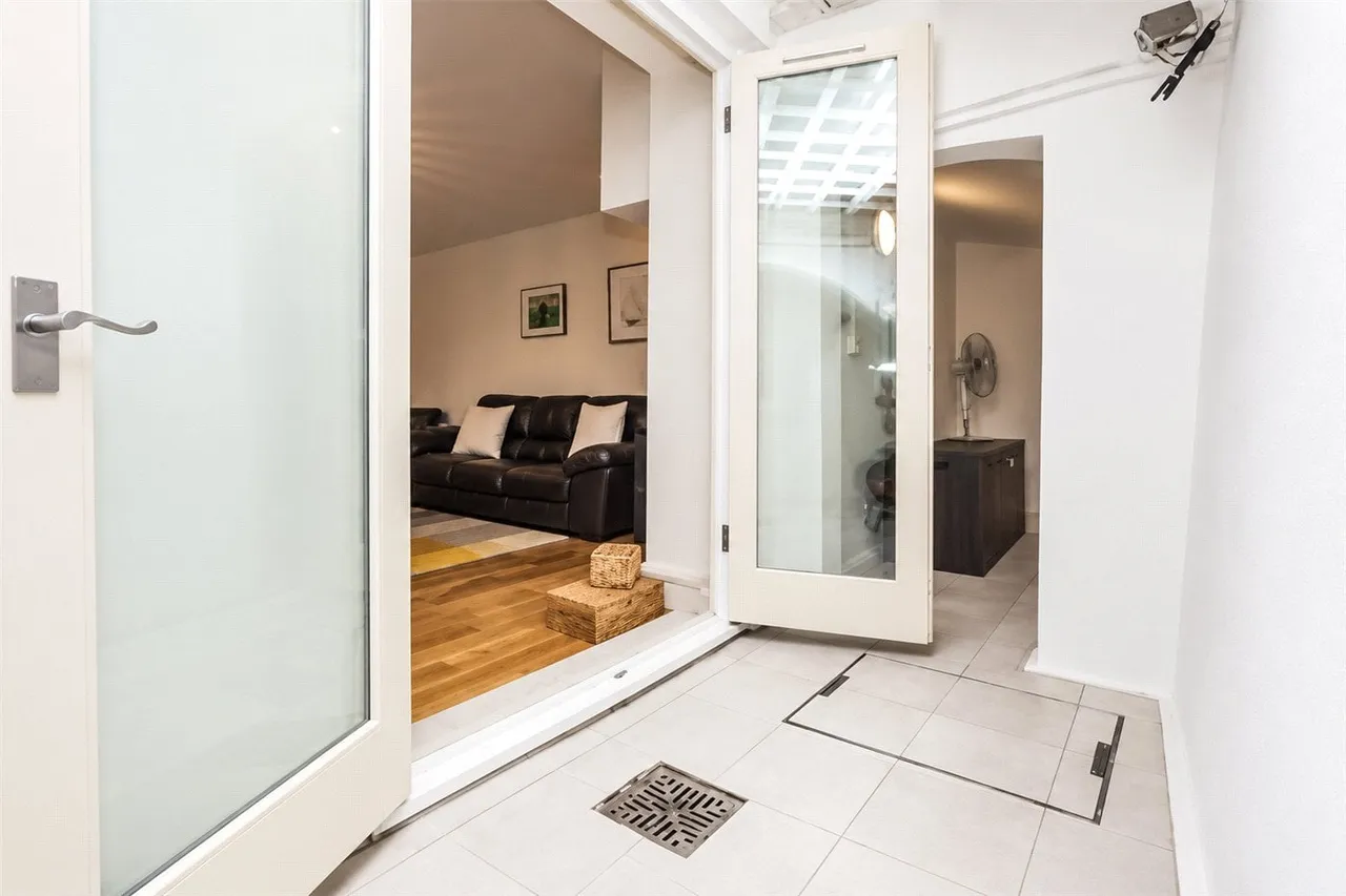 Amwell Street, London, EC1R, photo 3