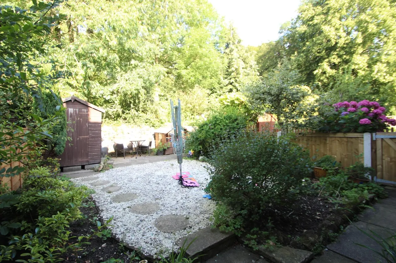 Church Lane, Esholt, BD17, photo 7