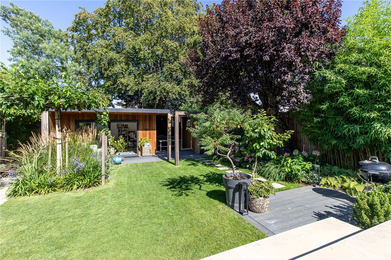 Gunnersbury Avenue, London, W5, photo 5