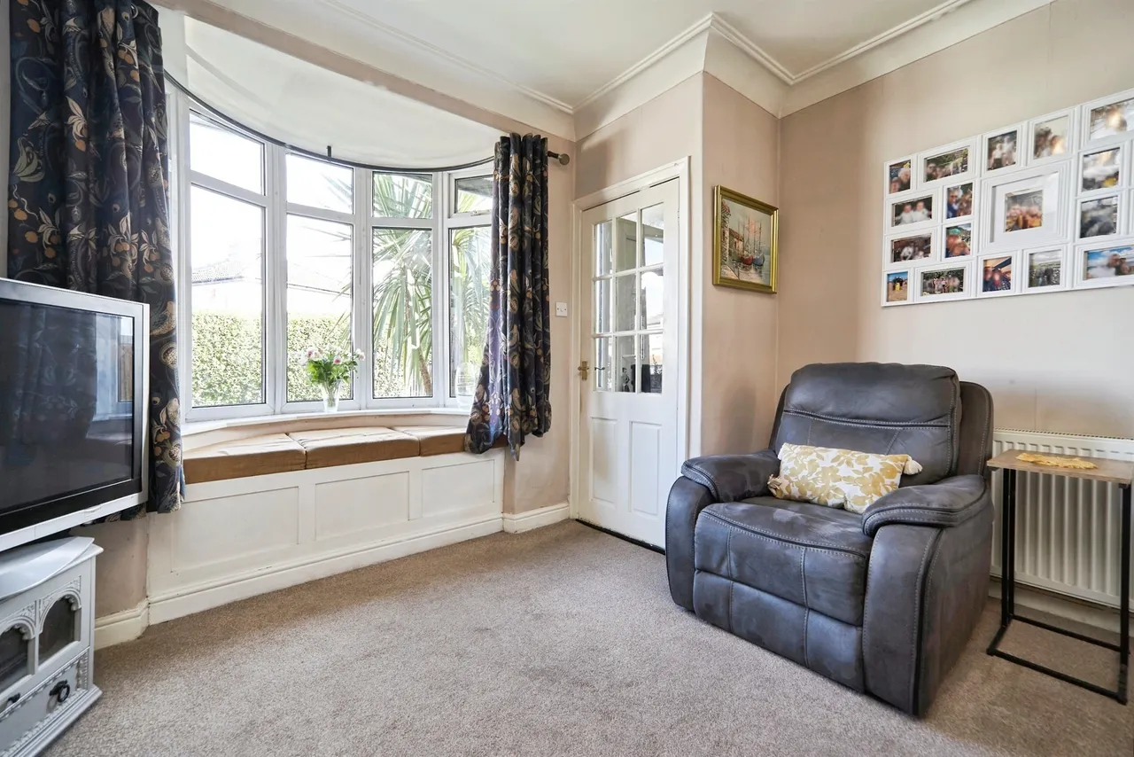 Low Ash Crescent, Shipley, photo 6