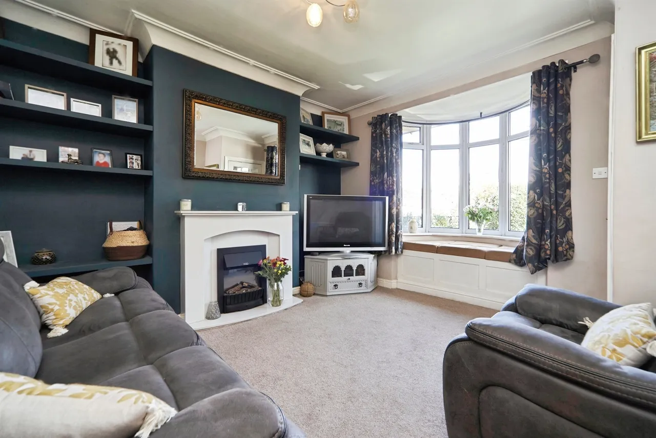 Low Ash Crescent, Shipley, photo 2