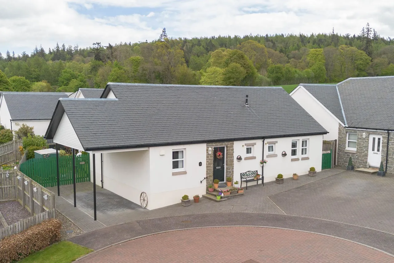 3 bed house for sale, Mary Countess Way, Forfar, DD8