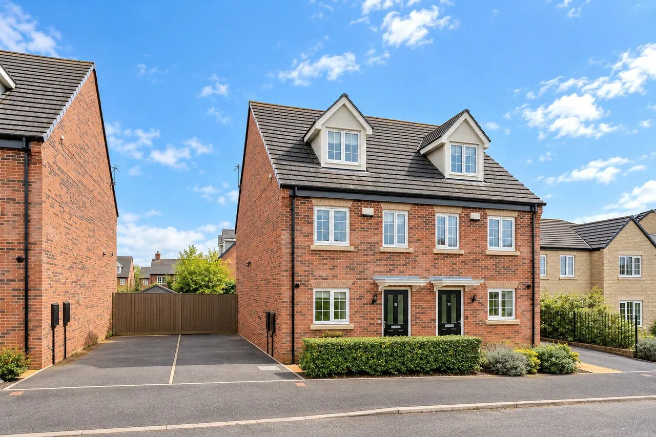 3 bed house for sale, Moseley Beck Crescent, Leeds, LS16