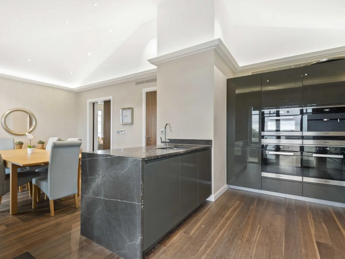 Carnwath Road, London, SW6, photo 5