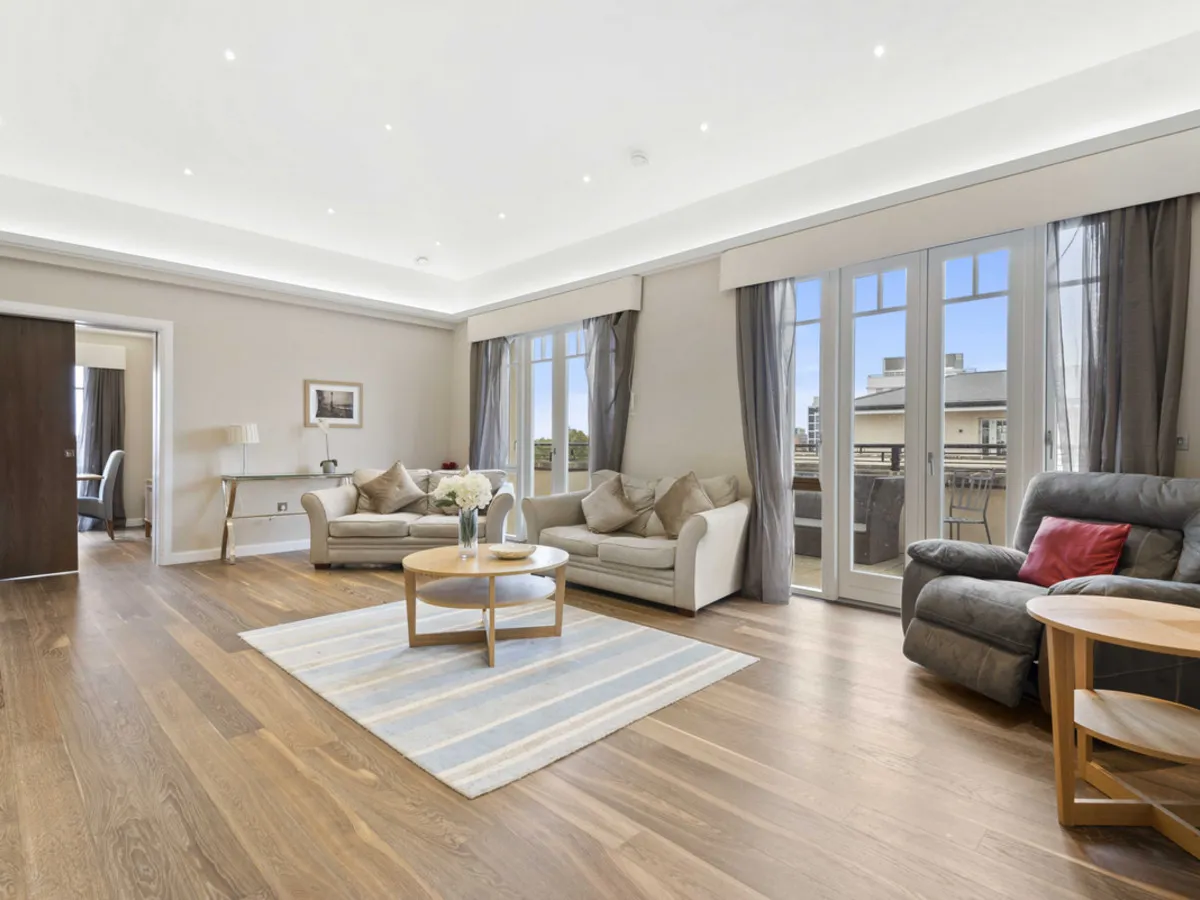 Carnwath Road, London, SW6, photo 4