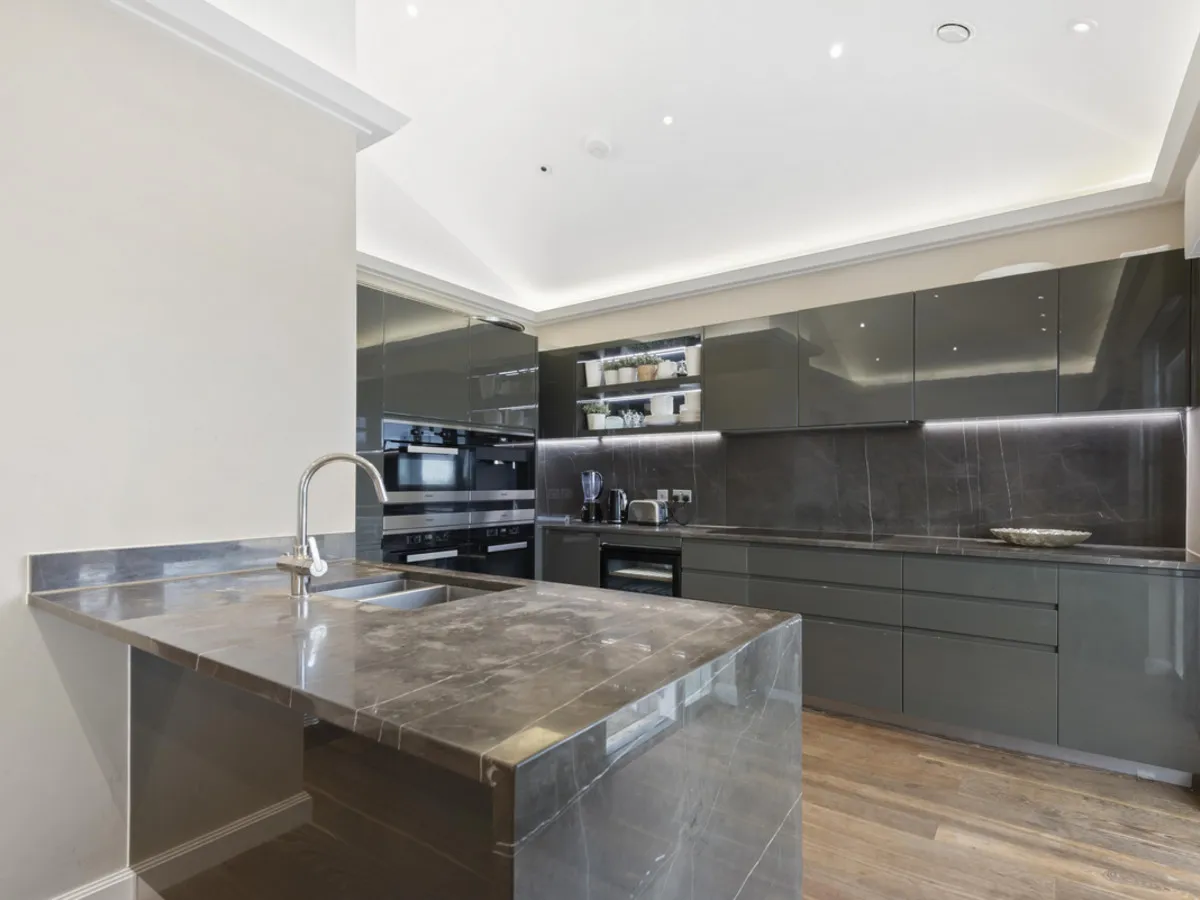 Carnwath Road, London, SW6, photo 6