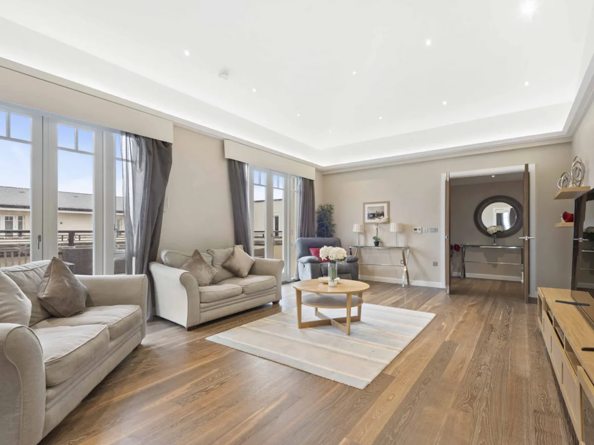 Carnwath Road, London, SW6, photo 3