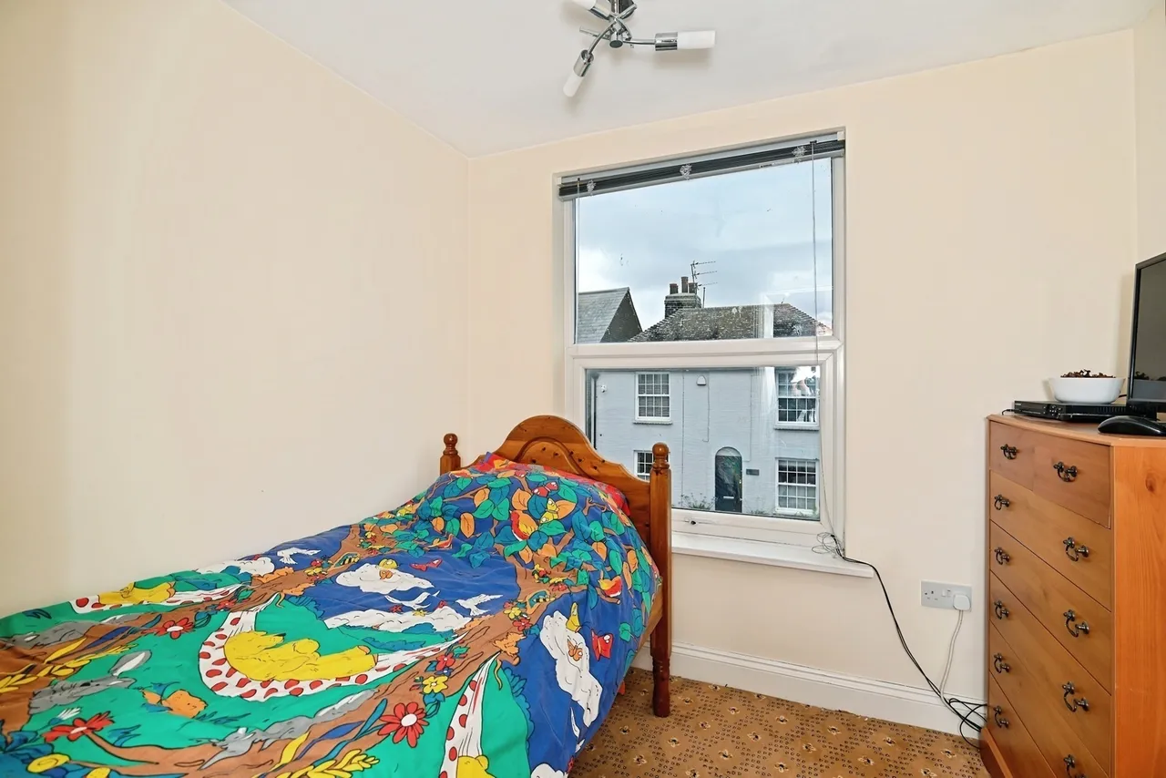 High Street, Queenborough, ME11, photo 9