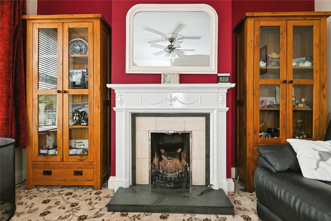 High Street, Queenborough, ME11, photo 11