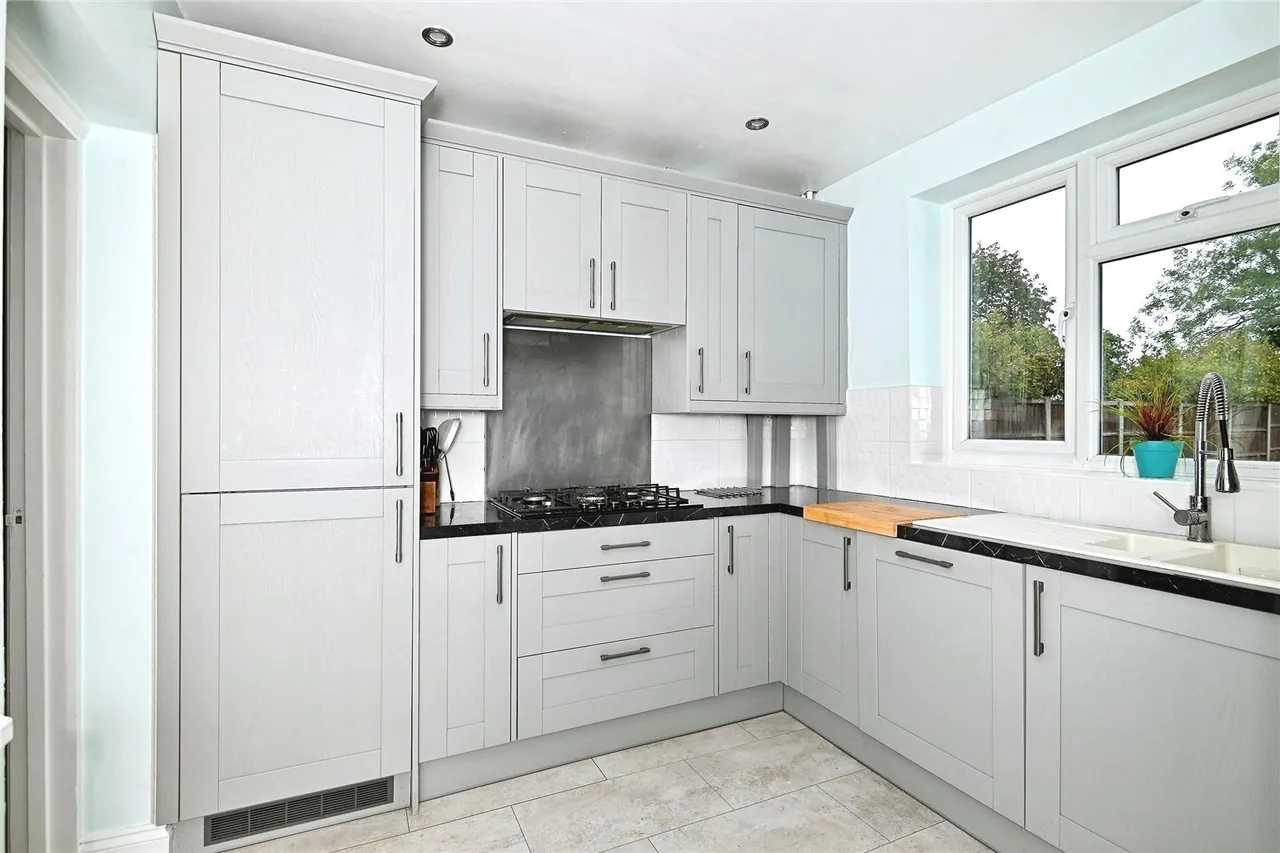 High Street, Queenborough, ME11, photo 18