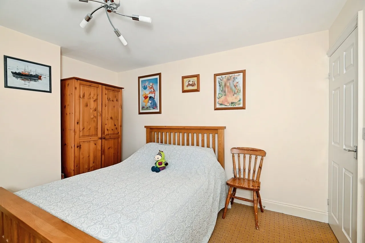 High Street, Queenborough, ME11, photo 8