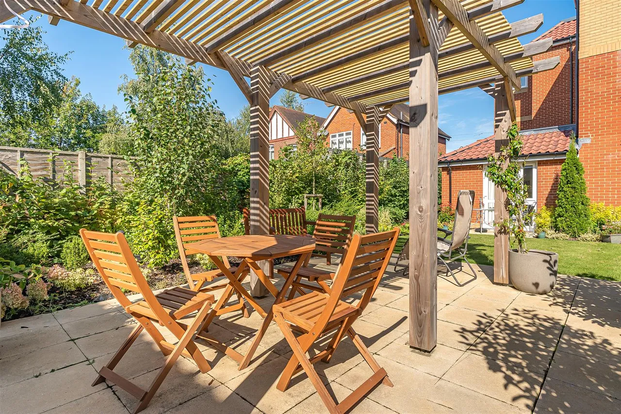 Victoria Road, Farnborough, GU14, photo 6