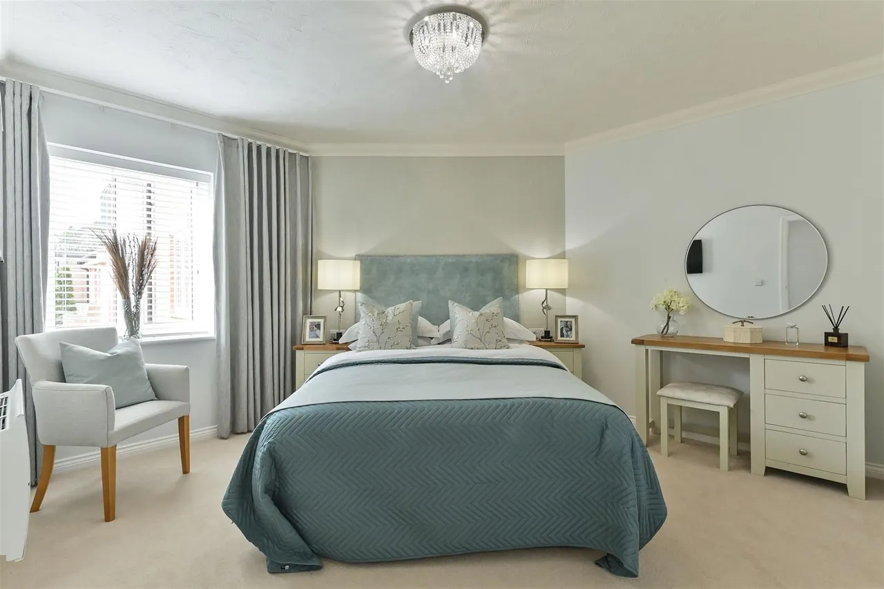 Victoria Road, Farnborough, GU14, photo 4