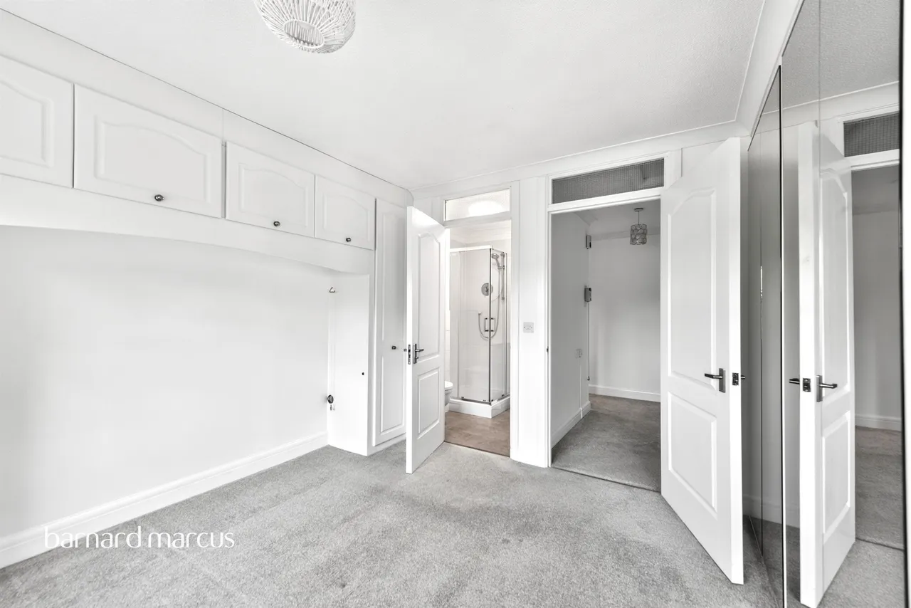 Wray Park Road, Reigate, photo 10