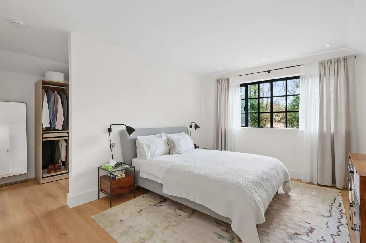 Blundel Lane, Stoke D'Abernon, Cobham, Surrey, KT11 2SF, photo 9