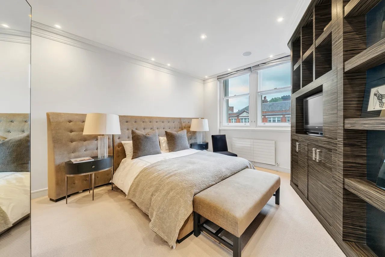 Empire House, Thurloe Place, Kensington, London, photo 5