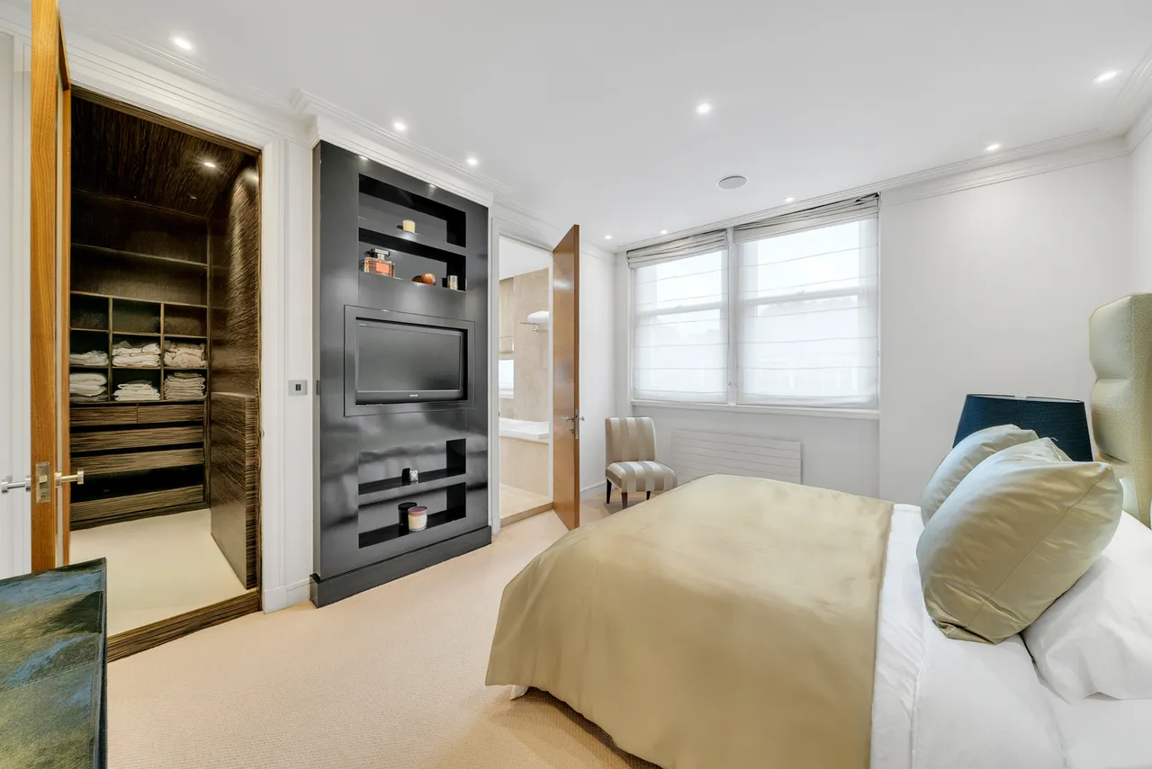 Empire House, Thurloe Place, Kensington, London, photo 8