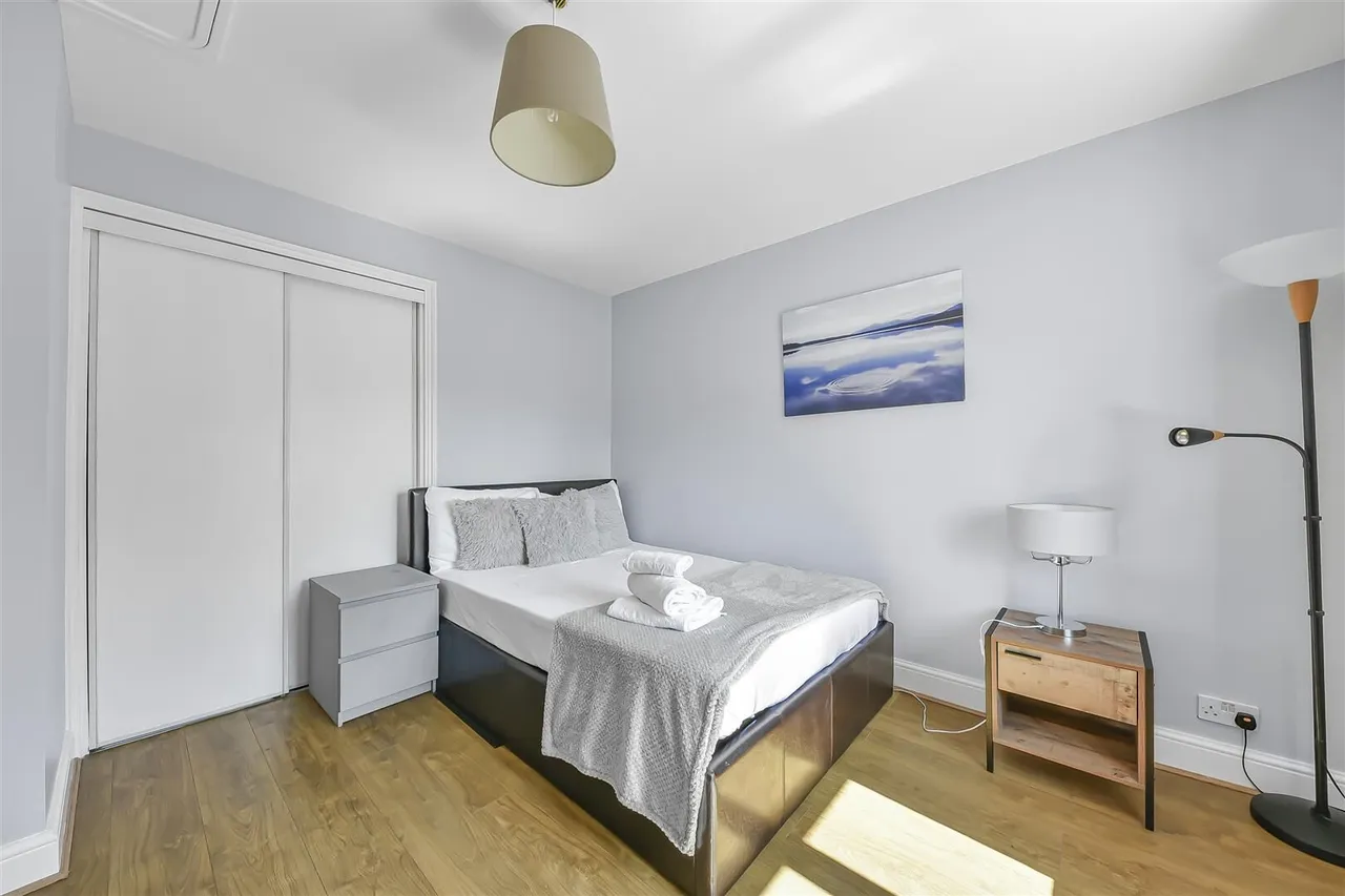 10 Surma Close, London, photo 10