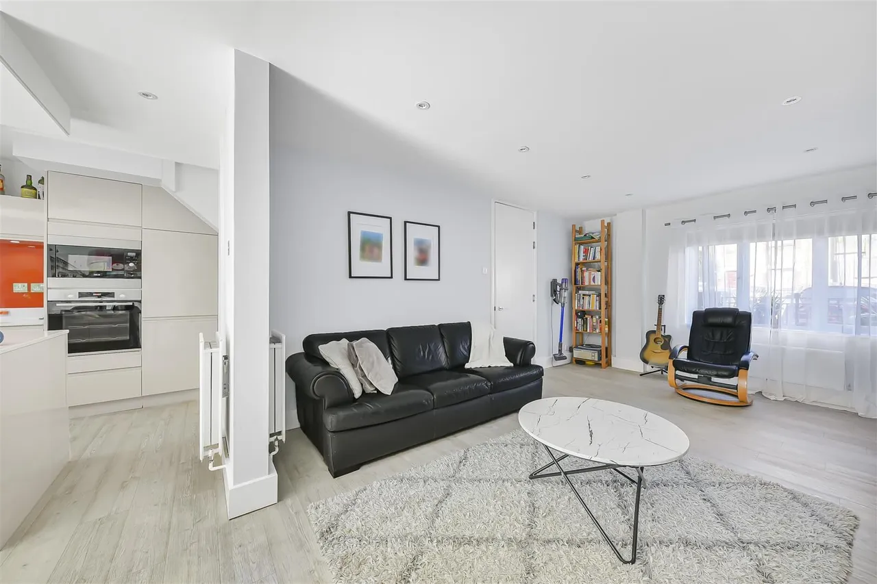 10 Surma Close, London, photo 9
