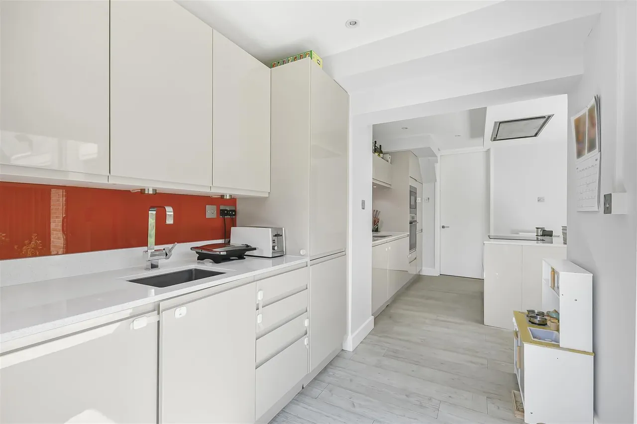 10 Surma Close, London, photo 5