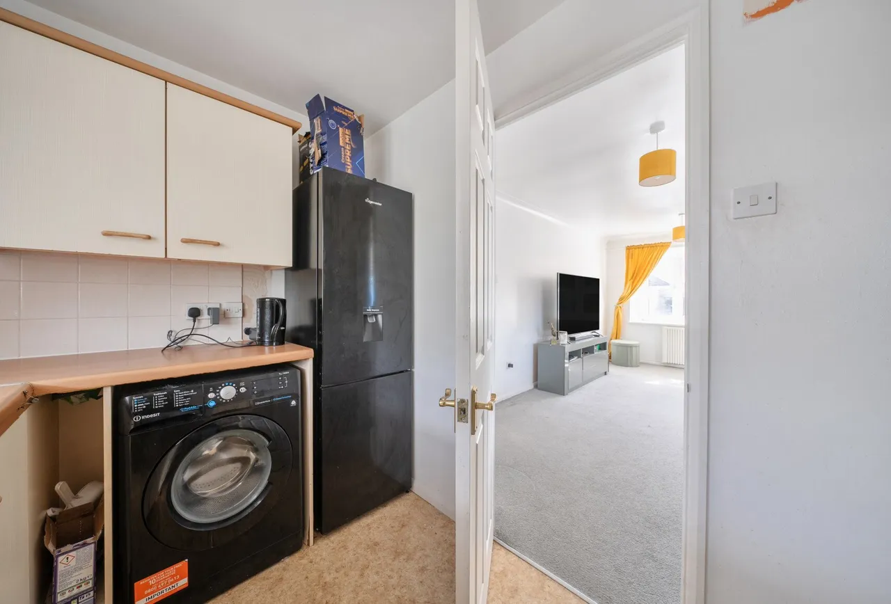 Staffords Place, Horley, RH6 9GY, photo 12