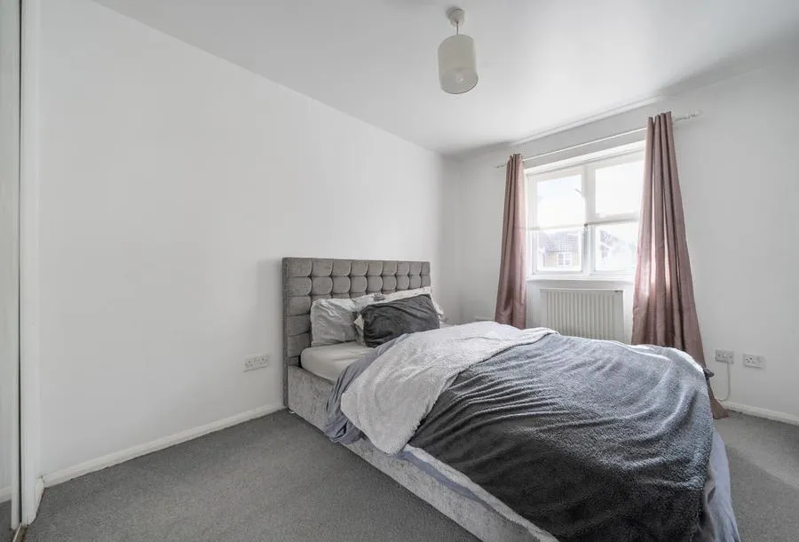 Staffords Place, Horley, RH6, photo 14