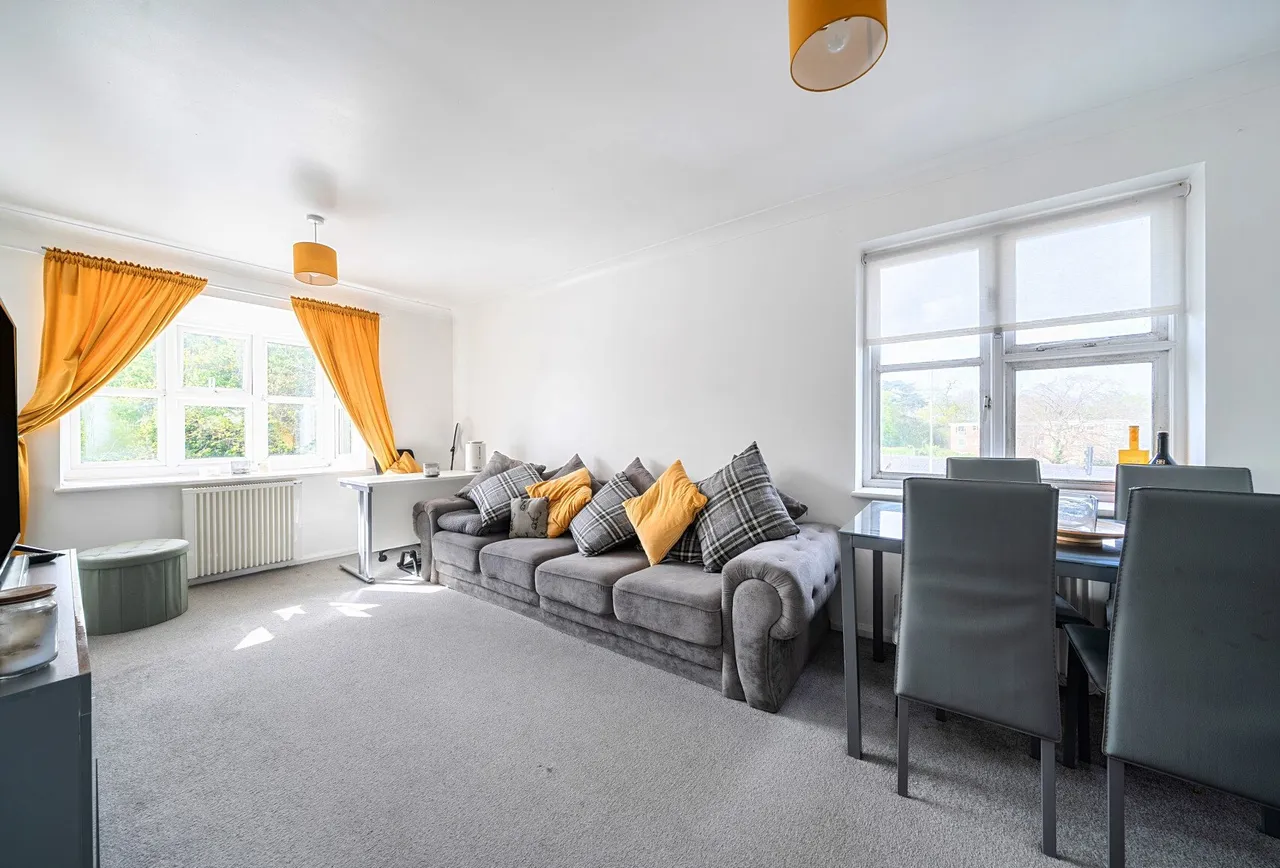 Staffords Place, Horley, RH6 9GY, photo 4