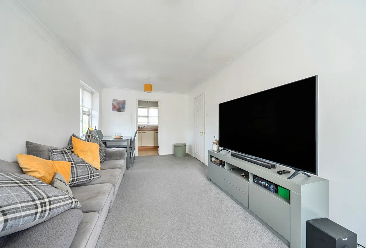 Staffords Place, Horley, RH6 9GY, photo 11