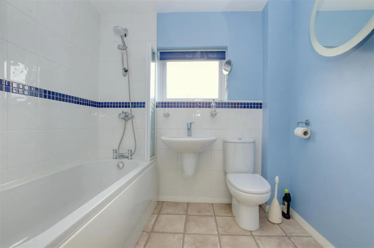 Harbourne Gardens, West End, Southampton, SO18 3LZ, photo 7