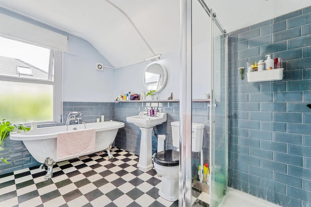 Inverness Place, Roath, Cardiff, photo 9