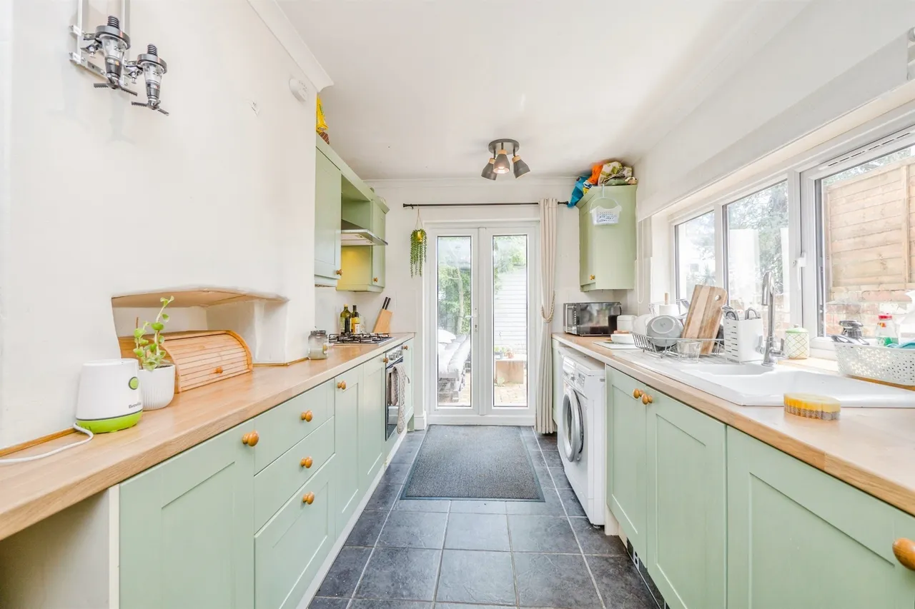 Inverness Place, Roath, Cardiff, photo 5