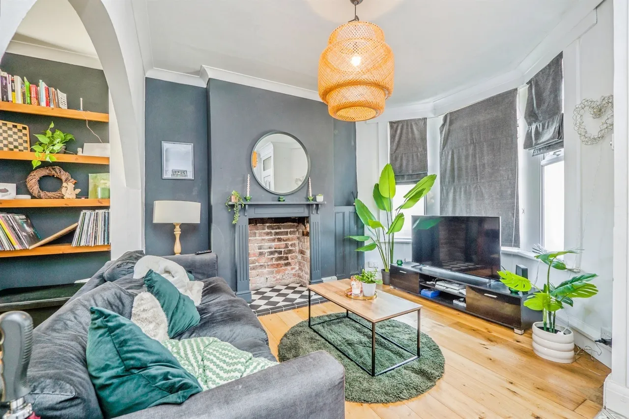 Inverness Place, Roath, Cardiff, photo 2