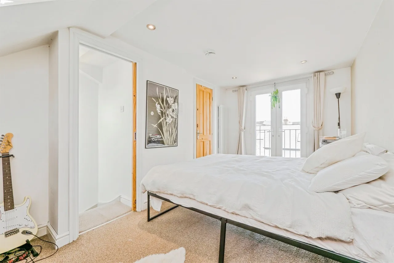 Inverness Place, Roath, Cardiff, photo 6