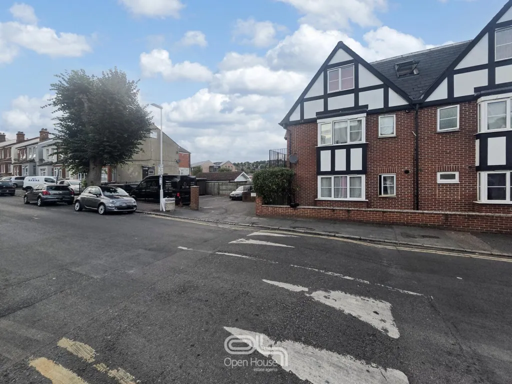 Kitchener Road, High Wycombe, HP11, photo 4