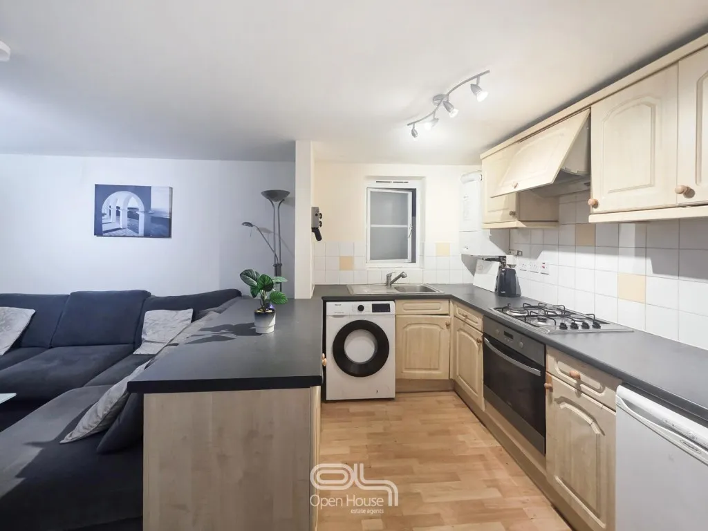 Kitchener Road, High Wycombe, HP11, photo 13