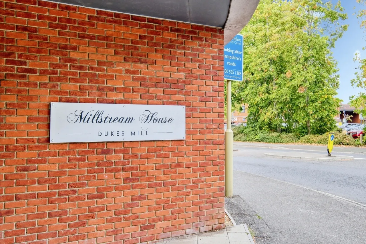 Broadwater Road, Romsey, SO51, photo 16