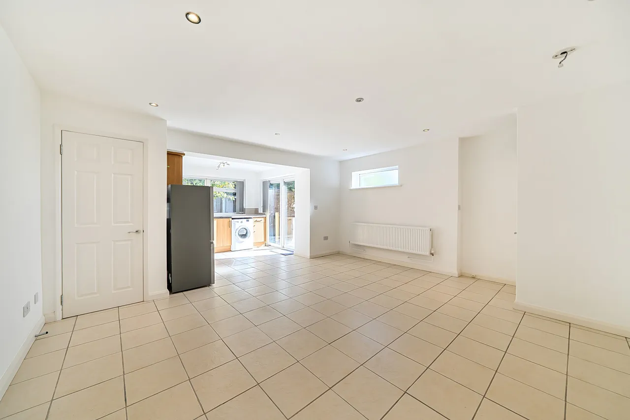 Parkfield Avenue, Hillingdon, UB10, photo 3