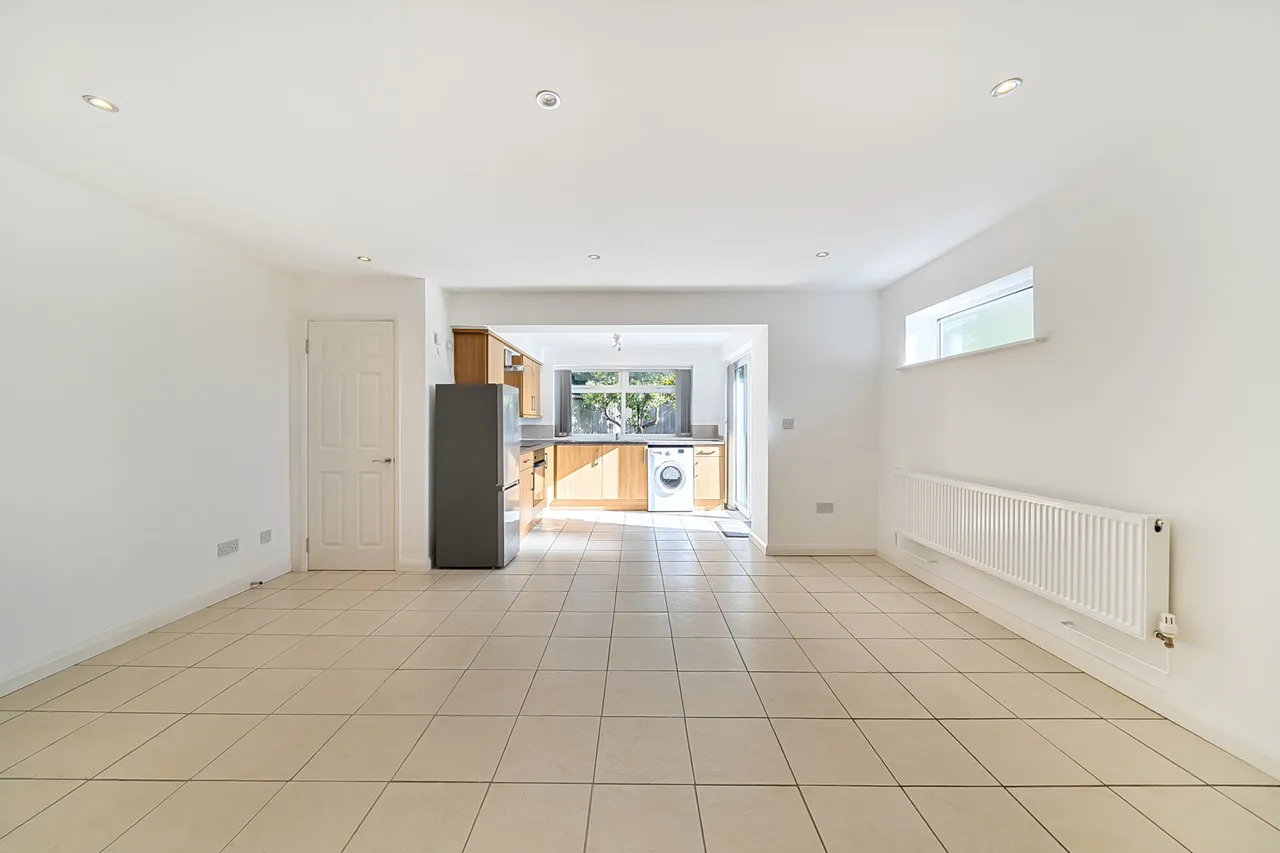 Parkfield Avenue, Hillingdon, UB10, photo 7