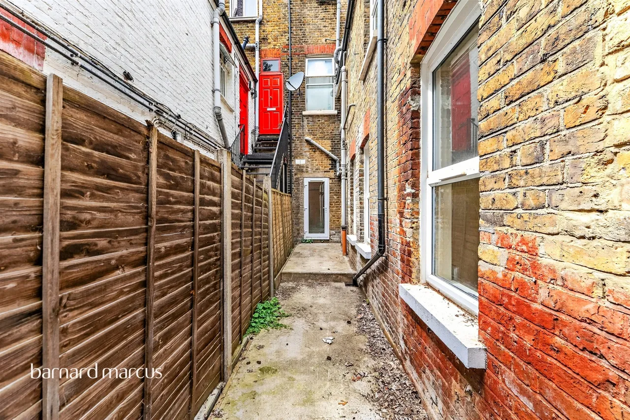 Mitcham Lane, London, SW16, photo 15