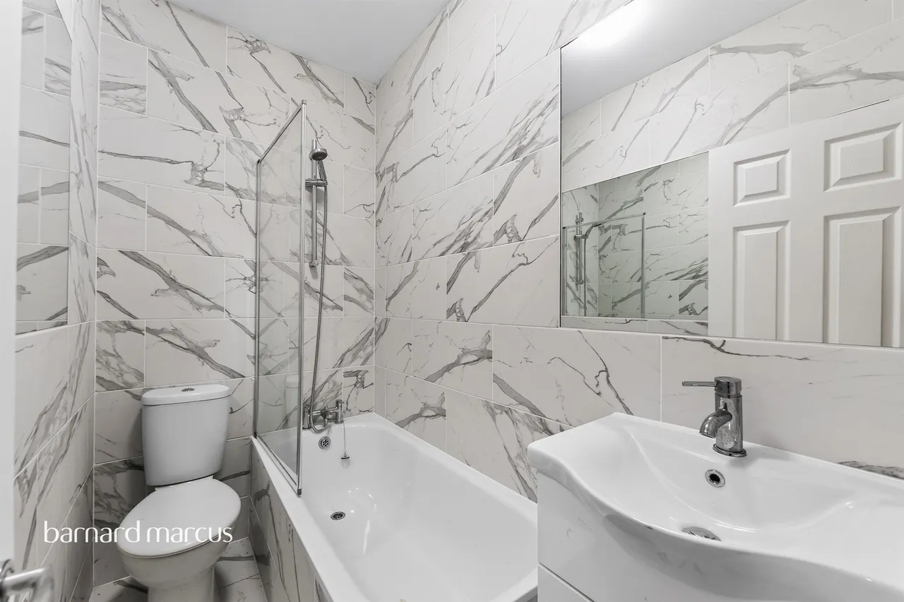 Mitcham Lane, London, SW16, photo 18