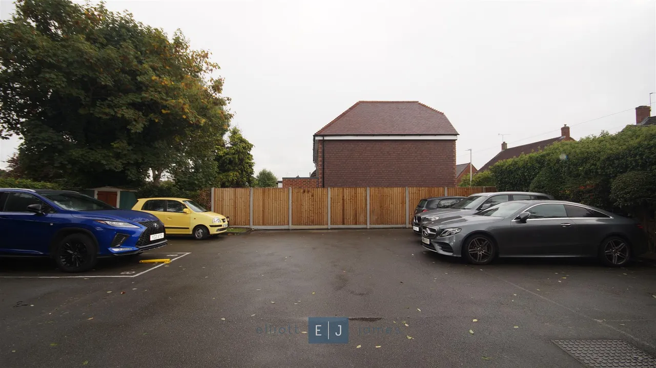 High Road, Woodford Green, photo 10