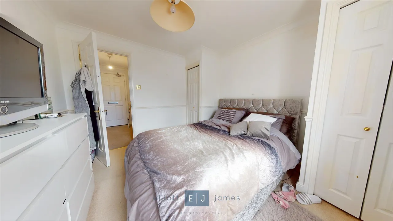 High Road, Woodford Green, photo 7