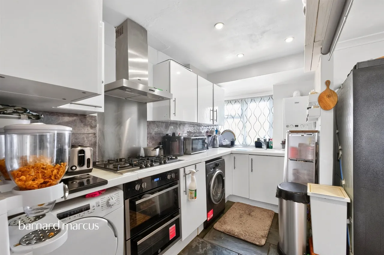Bedfont Lane, Feltham, photo 3