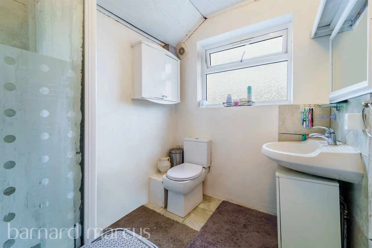 Bedfont Lane, Feltham, photo 9
